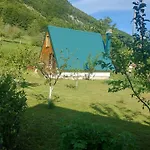 Verusa 2 Feriehus Podgorica
